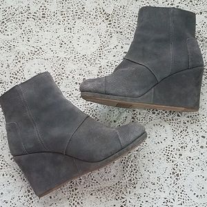 Toms Gray Suede Wedge Booties size 7.5W